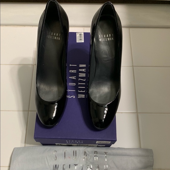 Stuart Weitzman Shoes - Stuart Weitzman Black Patent Leather pumps
